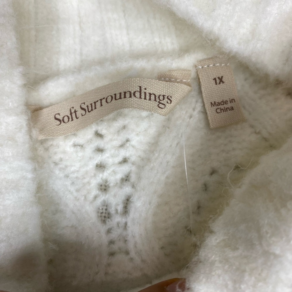 Soft Surroundings Women's 1X Ensley Button Detail Cutout Knit Tunic Sweater Soft - Picture 9 of 13